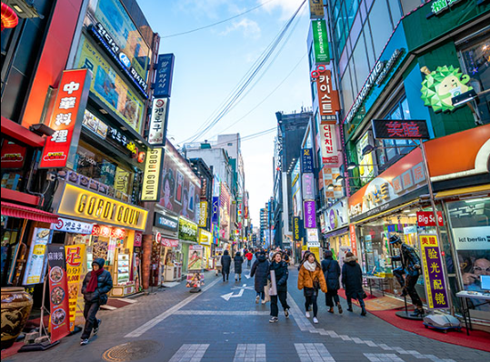 Pengalaman Belanja Dan Hiburan Di Kawasan Myeongdong